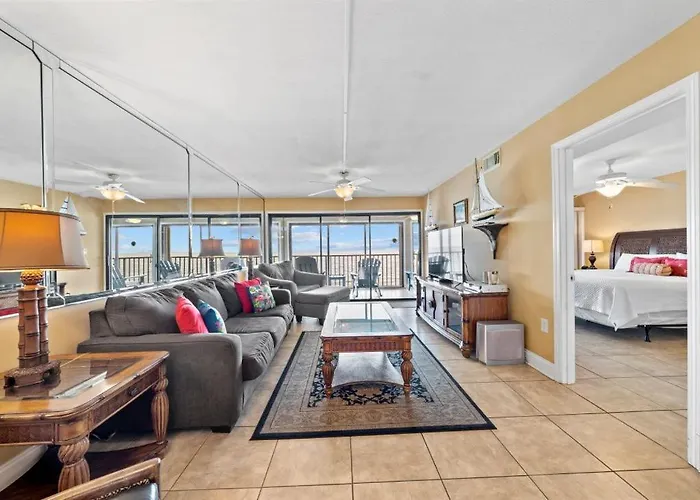 Edgewater 71 By Youngs Suncoast Apartment