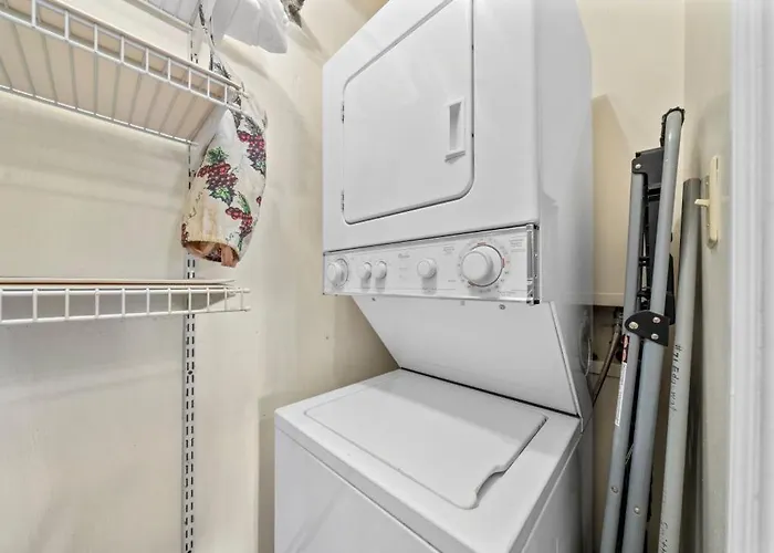 Apartment Edgewater 71 By Youngs Suncoast